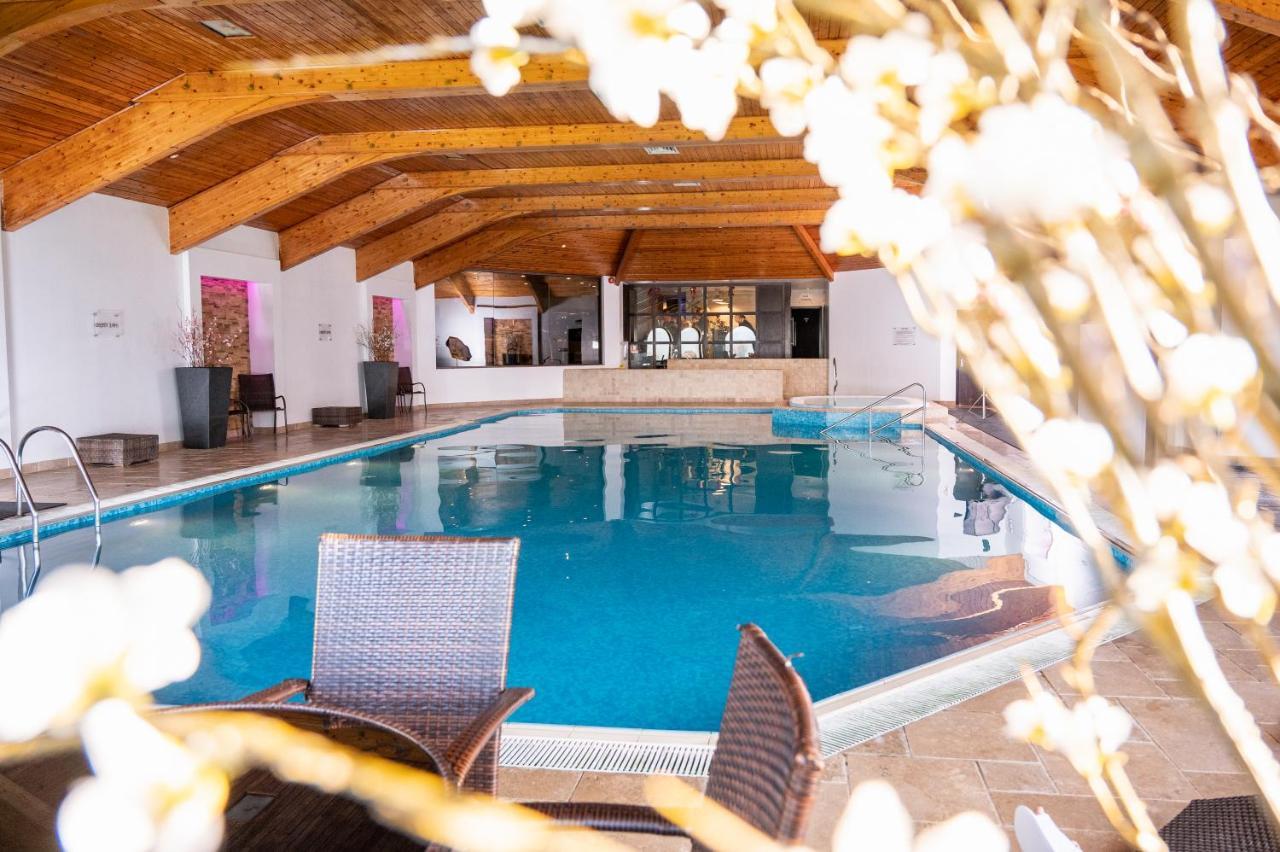 Bryn Meadows Golf, Hotel & Spa Блэквуд Экстерьер фото